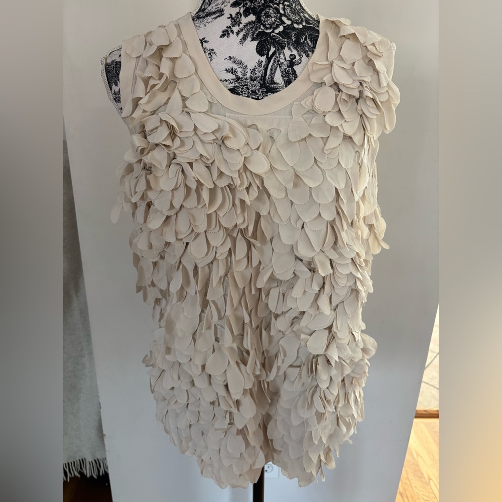 Brunello Cucinelli size M tank top!
Perfe for holidays!